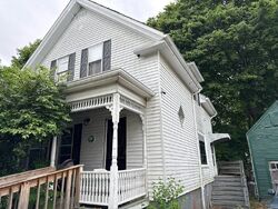 Pre-foreclosure in  OAK ST Middleboro, MA 02346