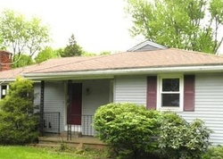 Pre-foreclosure in  RIDGEWOOD RD Middletown, CT 06457