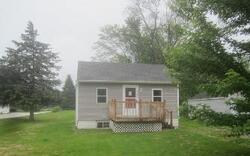 Pre-foreclosure in  40TH ST Moline, IL 61265