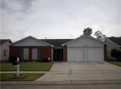 Pre-foreclosure in  KINGSWAY DR E Gretna, LA 70056
