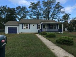 Pre-foreclosure in  WAYNE AVE Cape May Court House, NJ 08210