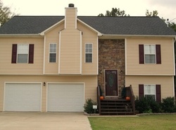Pre-foreclosure in  RED OAK CT Lincoln, AL 35096