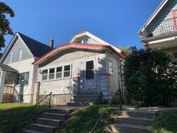 Pre-foreclosure in  S 34TH ST Milwaukee, WI 53215