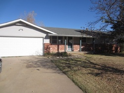 Pre-foreclosure in  W 5TH AVE El Dorado, KS 67042