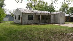 Pre-foreclosure in  E EVANS ST Wichita, KS 67216
