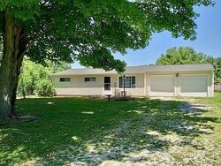 Pre-foreclosure in  POLLY RD Ravenna, OH 44266