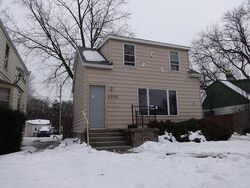 Pre-foreclosure in  N 48TH ST Milwaukee, WI 53218