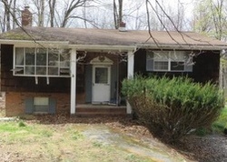 Pre-foreclosure in  HIGH CREST DR Hamburg, NJ 07419