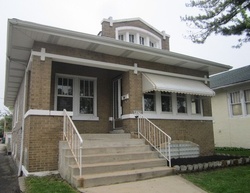 Pre-foreclosure in  ELMWOOD AVE Berwyn, IL 60402