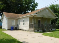 Pre-foreclosure in  CENTRE AVE Portsmouth, VA 23704