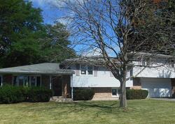 Pre-foreclosure in  SWEETBRIAR AVE Crest Hill, IL 60403