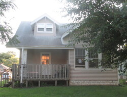 Pre-foreclosure in  20TH AVE Rock Island, IL 61201