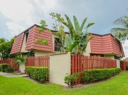 Pre-foreclosure in  VICTORIA DR West Palm Beach, FL 33406