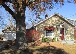 Pre-foreclosure in  PAVIA AVE Saint Louis, MO 63123