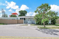 Pre-foreclosure in  S 24TH AVE Hollywood, FL 33020