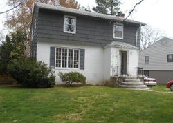 Pre-foreclosure in  BROOKLAWN CIR New Haven, CT 06515