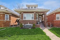 Pre-foreclosure in  PAULINA ST Harvey, IL 60426