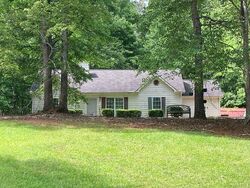 Pre-foreclosure in  SHAMROCK WAY Newnan, GA 30263