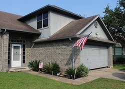 Pre-foreclosure in  BAYOU GLEN DR La Porte, TX 77571