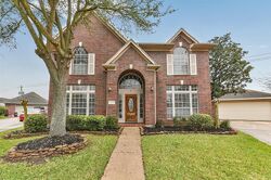 Pre-foreclosure in  FAIRWOOD DR La Porte, TX 77571