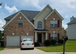 Pre-foreclosure in  LAKE RIDGE LN Fairburn, GA 30213