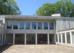 Pre-foreclosure in  HART RD Guilford, CT 06437