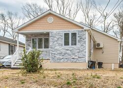 Pre-foreclosure in  W 3RD ST Howell, NJ 07731