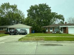 Pre-foreclosure in  AUDREY AVE Warren, MI 48091