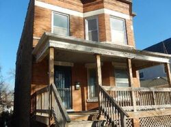 Pre-foreclosure in  S INGLESIDE AVE Chicago, IL 60619