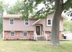 Pre-foreclosure in  LYNN DR Sicklerville, NJ 08081