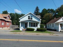 Pre-foreclosure in  HELDERBERG AVE Schenectady, NY 12306