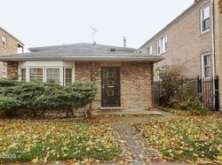 Pre-foreclosure in  S BLACKSTONE AVE Chicago, IL 60619