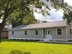 Pre-foreclosure in  EASY ST La Porte, TX 77571