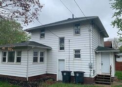 Pre-foreclosure in  PARA AVE Akron, OH 44305