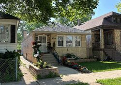 Pre-foreclosure in  S OAKLEY AVE Chicago, IL 60636