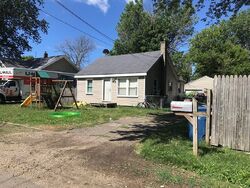 Pre-foreclosure in  SCHUSTER AVE Kalamazoo, MI 49001