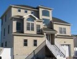 Pre-foreclosure in  DOGWOOD DR Bayville, NJ 08721