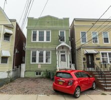 Pre-foreclosure in  NUNDA AVE Jersey City, NJ 07306