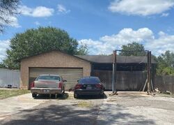 Pre-foreclosure in  E HANNA AVE Tampa, FL 33610