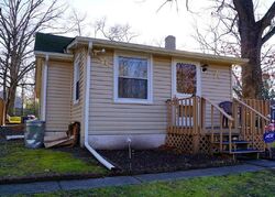 Pre-foreclosure in  ASHTON AVE Clementon, NJ 08021