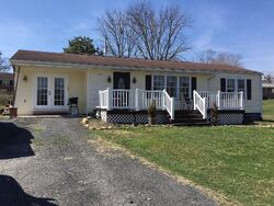 Pre-foreclosure in  CHEROKEE LOOP Greeneville, TN 37743