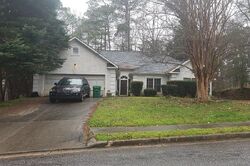 Pre-foreclosure in  WATERS EDGE DR Stone Mountain, GA 30087