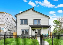 Pre-foreclosure in  N KEYSTONE AVE Indianapolis, IN 46201