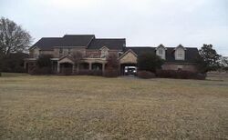 Pre-foreclosure in  ALEDO CREEKS RD E Fort Worth, TX 76126