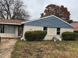  Golden Hills Dr, Dallas TX