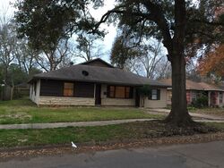 Pre-foreclosure in  LAFFERTY RD Pasadena, TX 77502