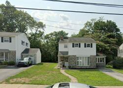 Pre-foreclosure in  COLONIAL DR Havertown, PA 19083