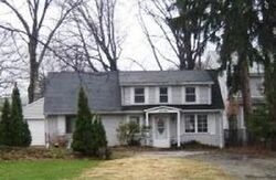 Pre-foreclosure in  BEACH PARK AVE Eastlake, OH 44095