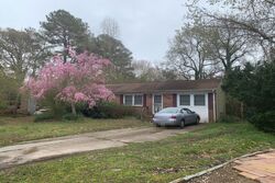  Evergreen Cir, Seaford VA