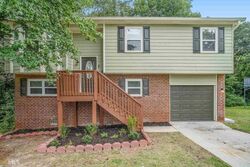 Pre-foreclosure in  ROLLING ROCK DR Conley, GA 30288